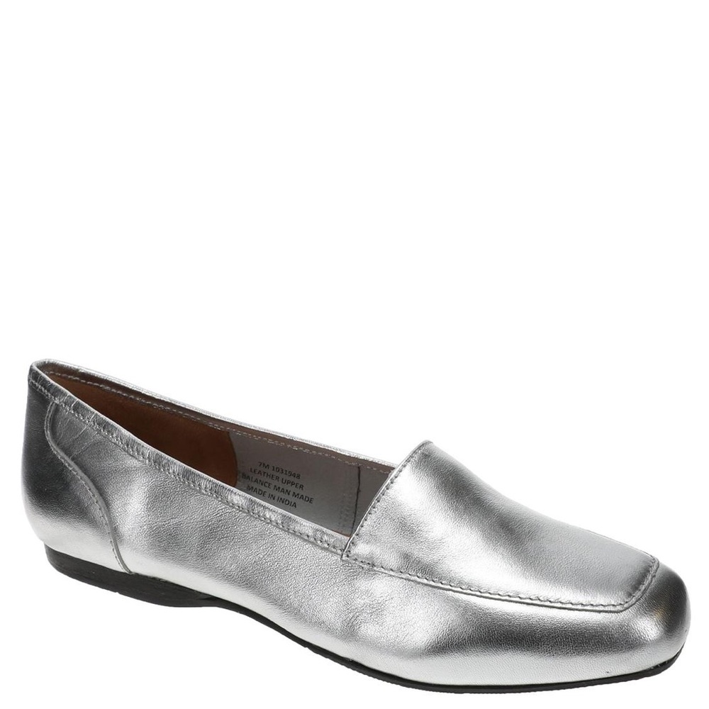Array Women's Metallic Silver leather Flats NEW